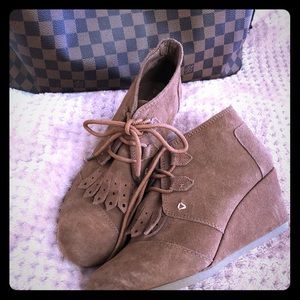Toms wedge booties